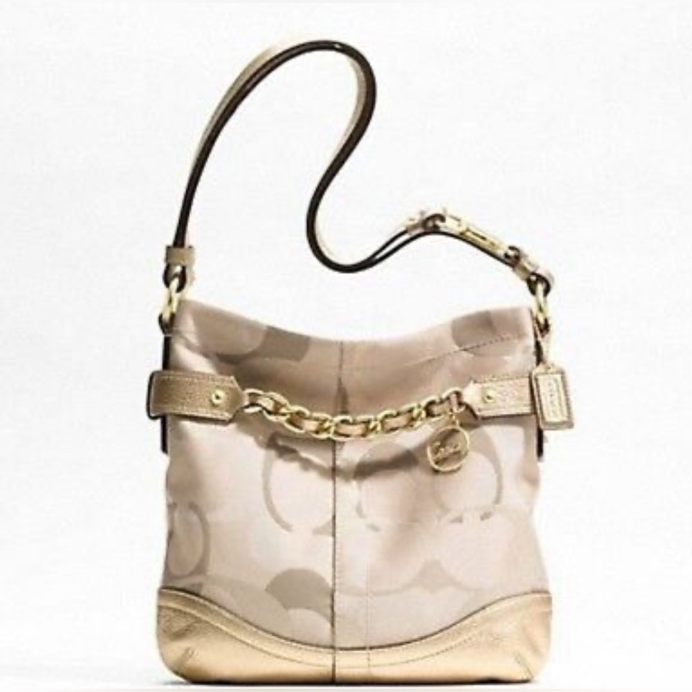 Coach Optic Metallic Gold Signature C Jacquard Chain
Crossbody EUC F19820
